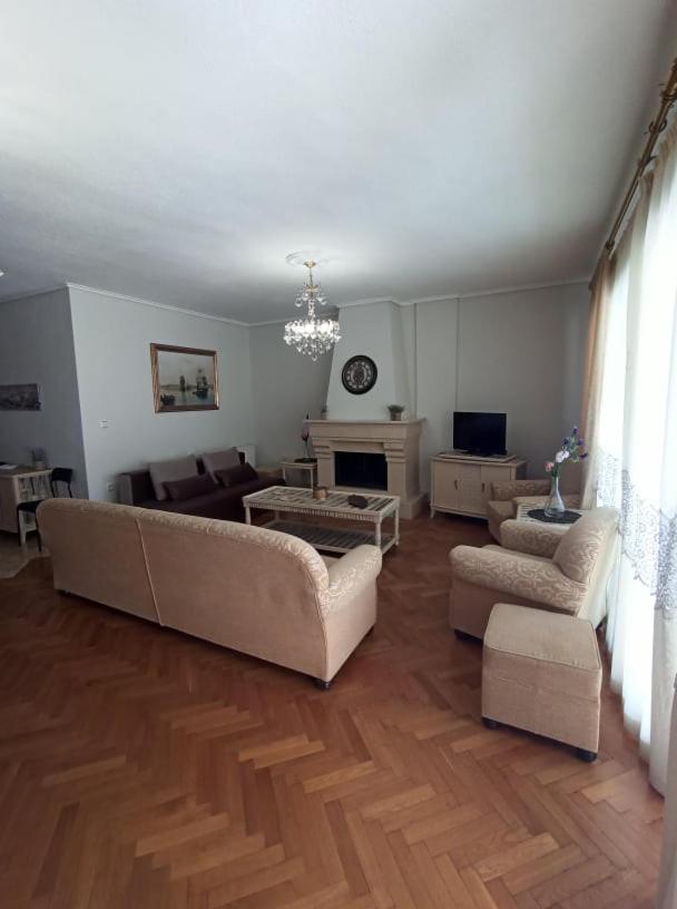 Golden Mirror In Kavala Apartment Bagian luar foto